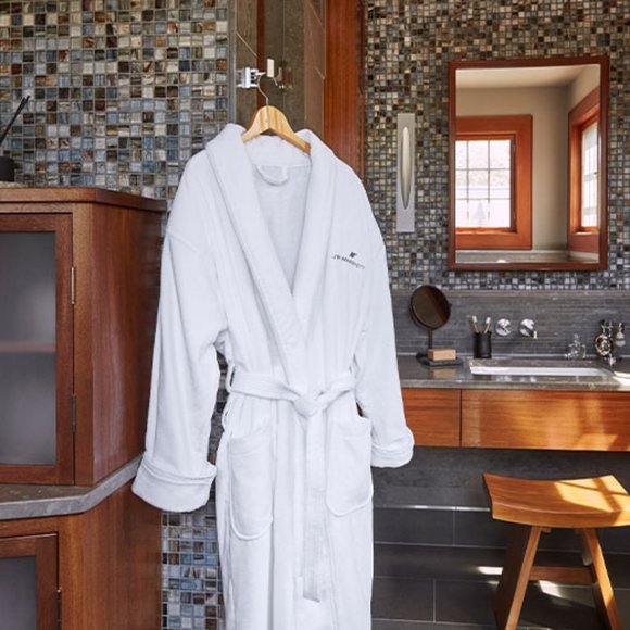 Marriott Intimates & Sleepwear The Jw Marriott Velour Bath Robe Is
